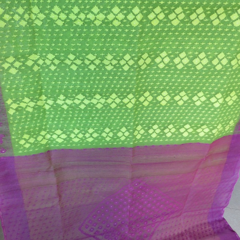 Handloom Dhakai Jamdani Saree